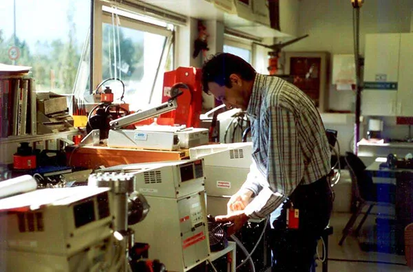 1999, Francia - Sincrotone di Grenoble. Laboratorio manutenzioni